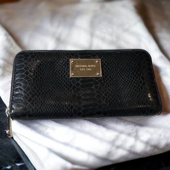 Michael Kors Python Jet Set Zipper Wallet - Picture 1 of 9